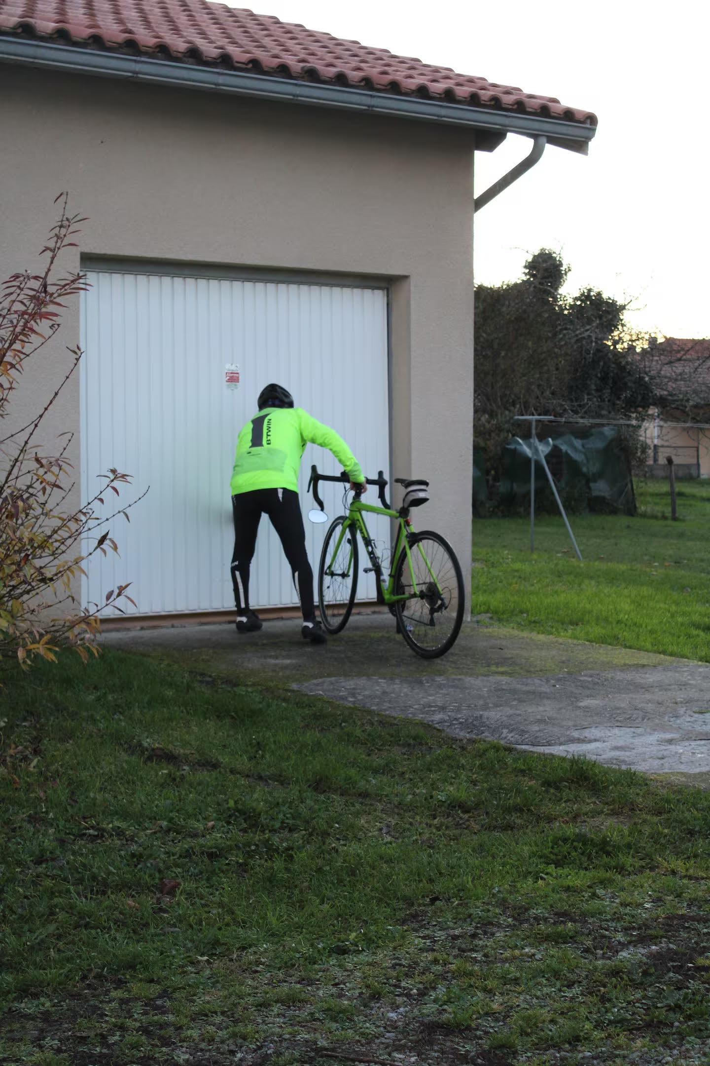 Garage vélo et moto sécurisé